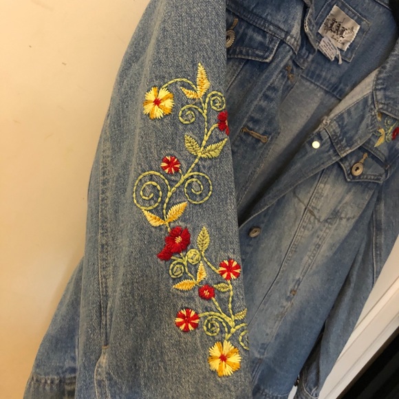 Embroidery Jean Jacket - Picture 2 of 3